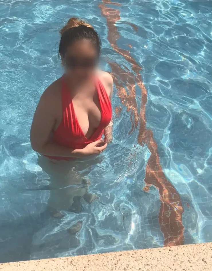 Alena, 27