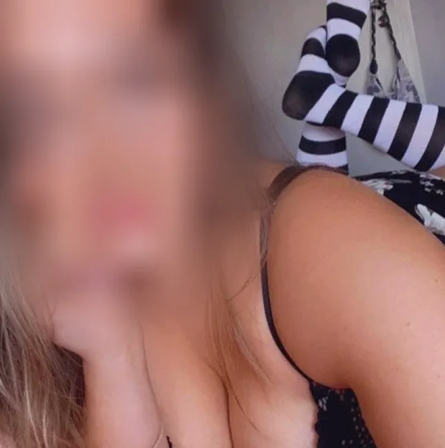 Andrea, 26