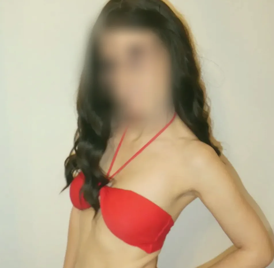 Anna, 26