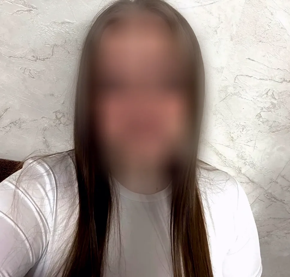 Claudia, 21