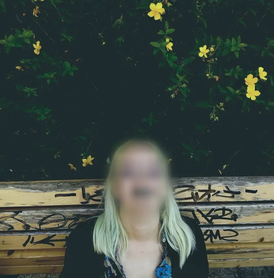 Denise, 19