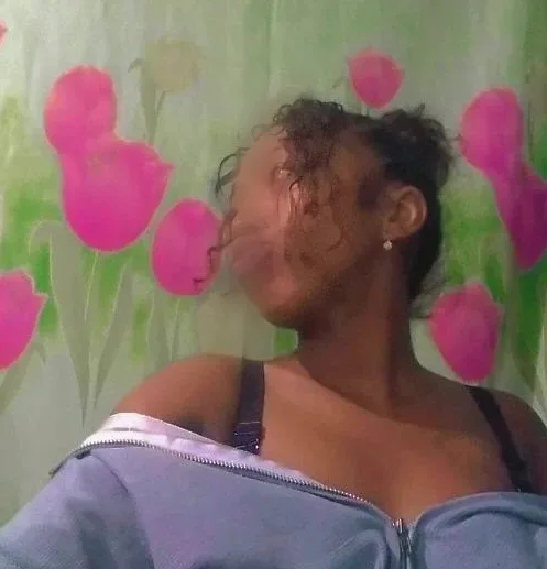 Lilly, 24