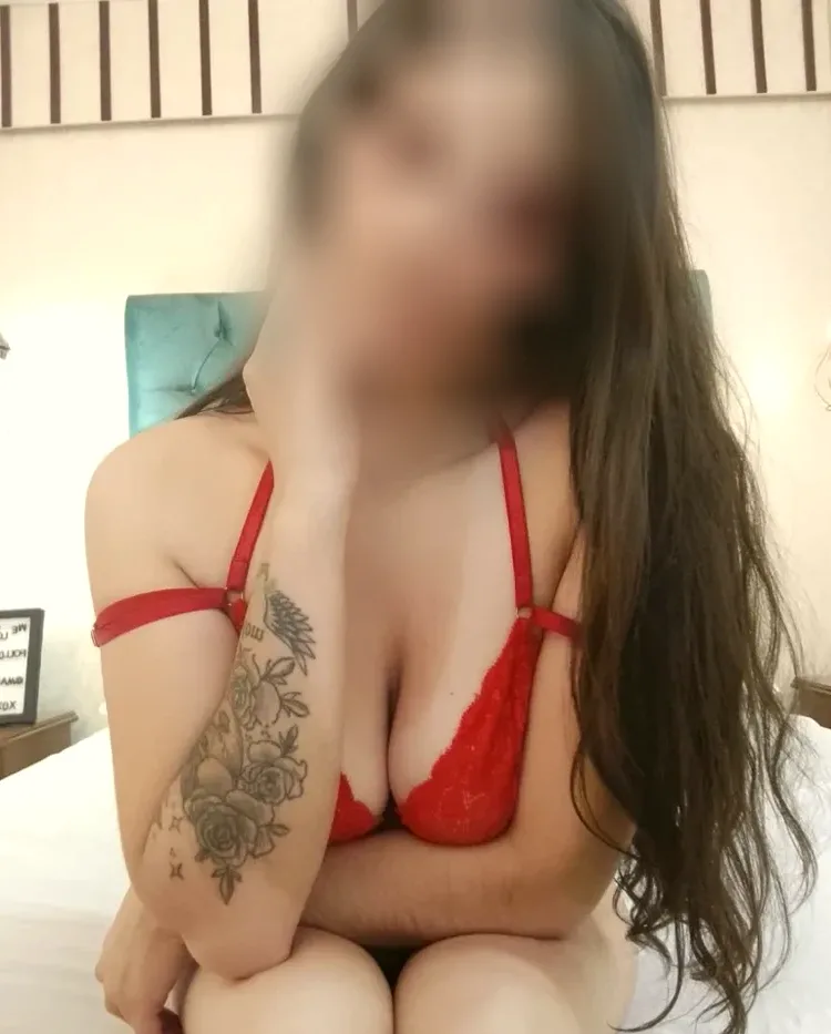 Linda, 26