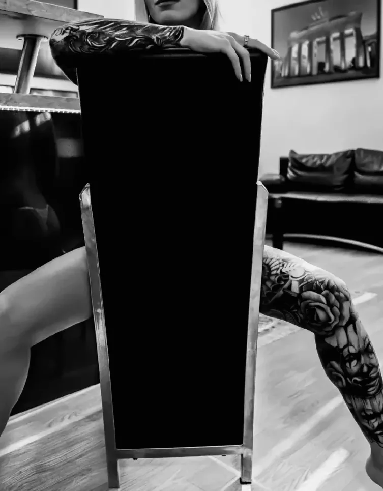 Marina, 25