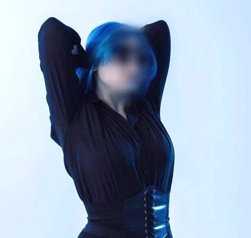 Nadine, 21