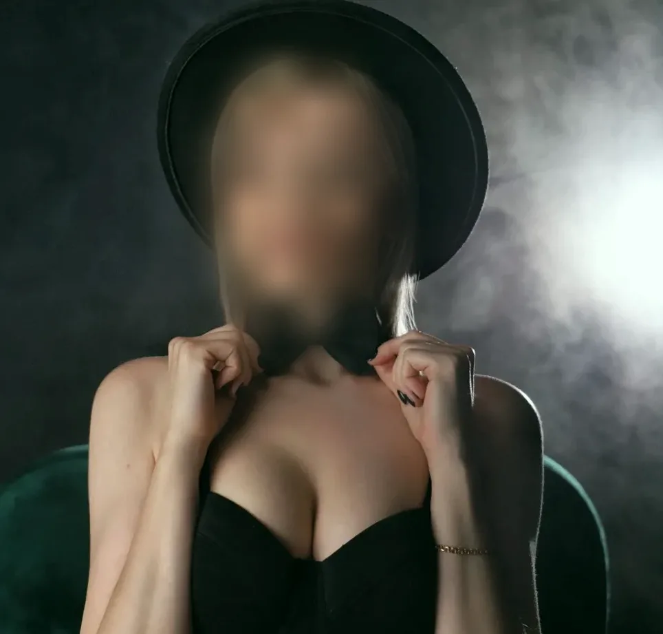 Sophie, 39