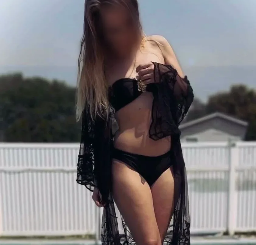 Tanja, 33