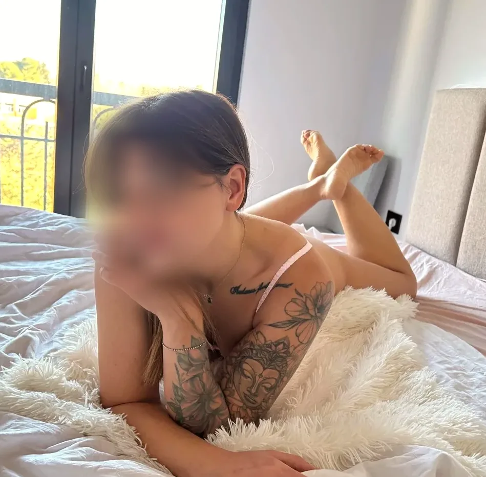 Viktoria, 34