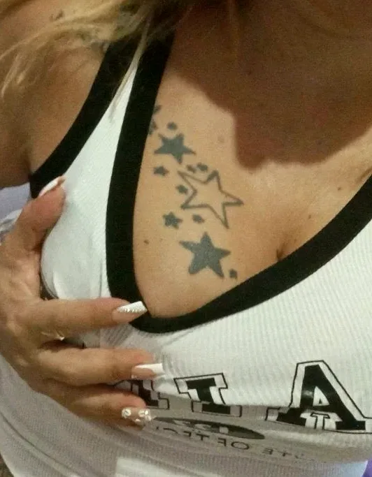 Viktoria, 38